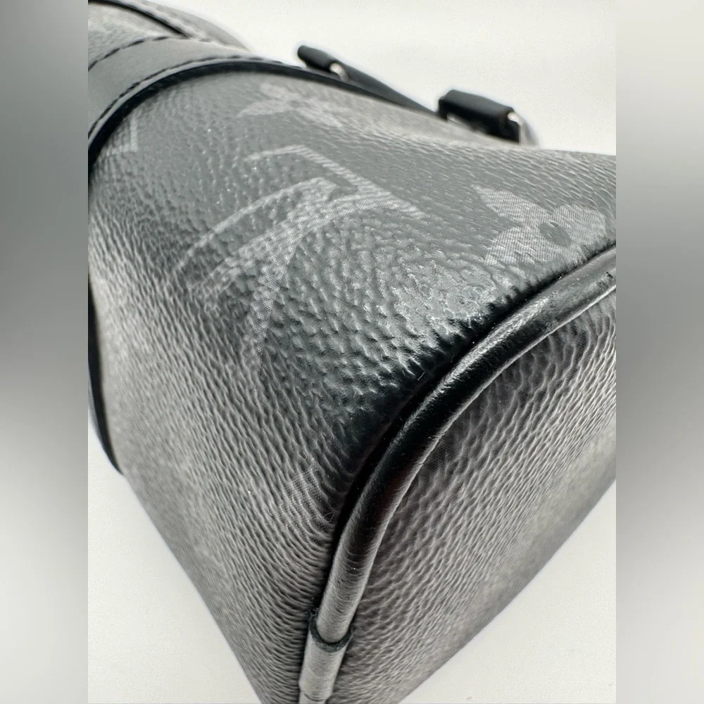 Louis Vuitton Keepall Bandoulière 25 - Picture 9 of 16